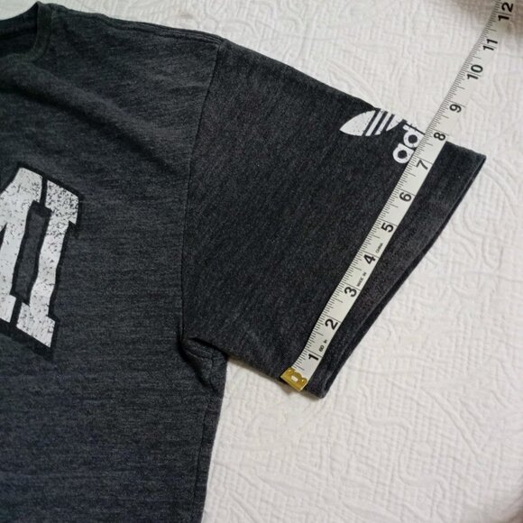 Adidas Men’s  Gray Basketball Logo T Shirt Sports Size L - Picture 7 of 10